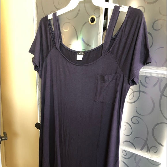 VENUS dress. Sleeves go off the shoulder. - Picture 4 of 5